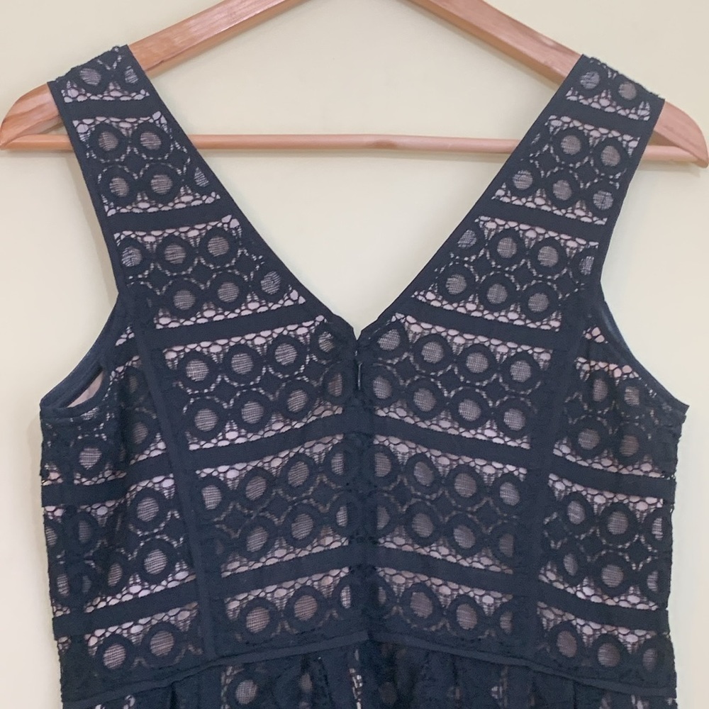 Loft | Black Tan Lace Embroideree V-Neck Sleeveless Fit & Flare Pleated Dress 2P - Picture 11 of 17